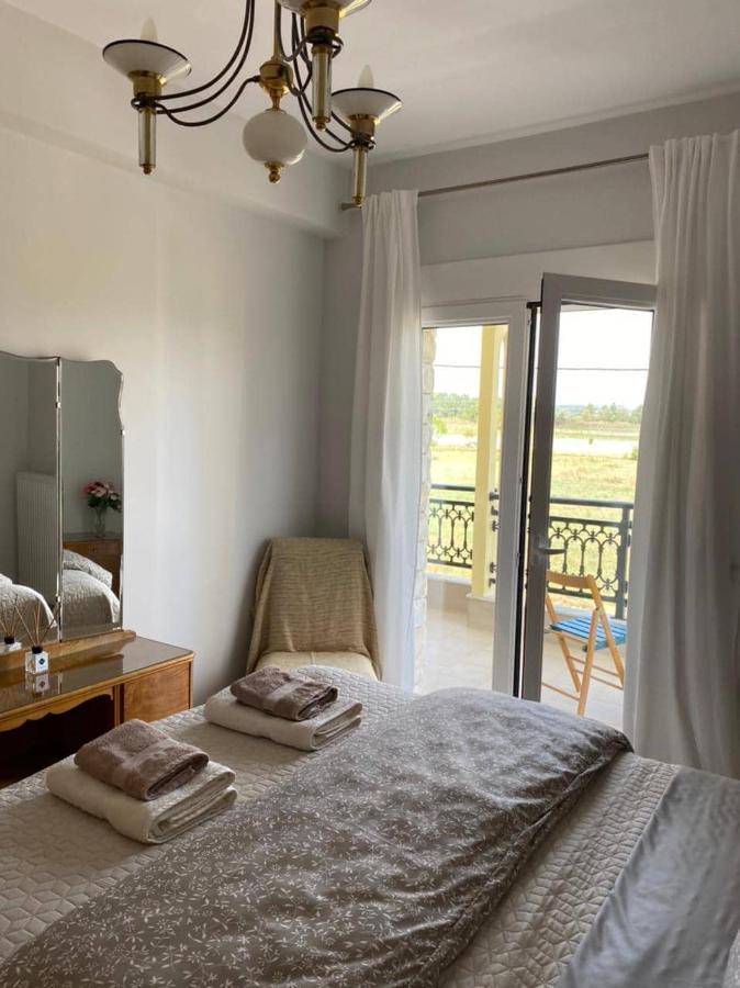 Polys Apartment And Paraskevi Studio With View Ptolemaida Bagian luar foto