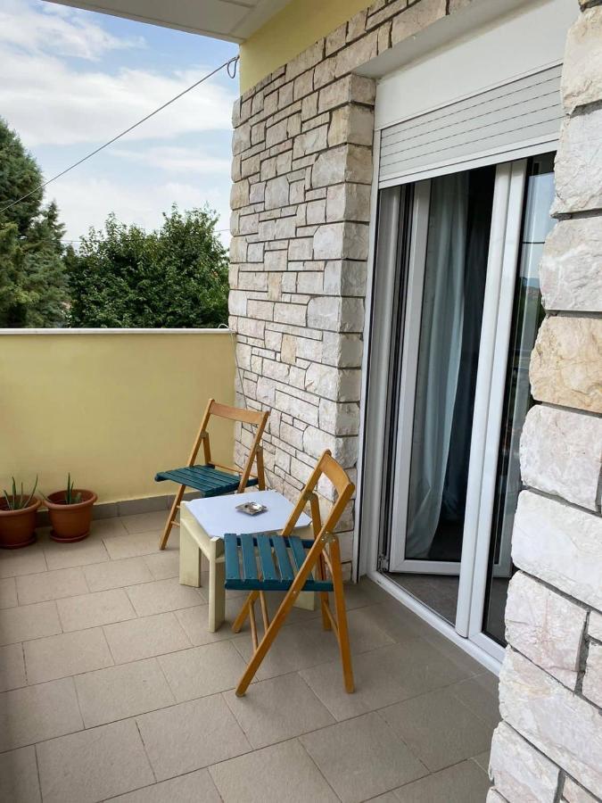 Polys Apartment And Paraskevi Studio With View Ptolemaida Bagian luar foto