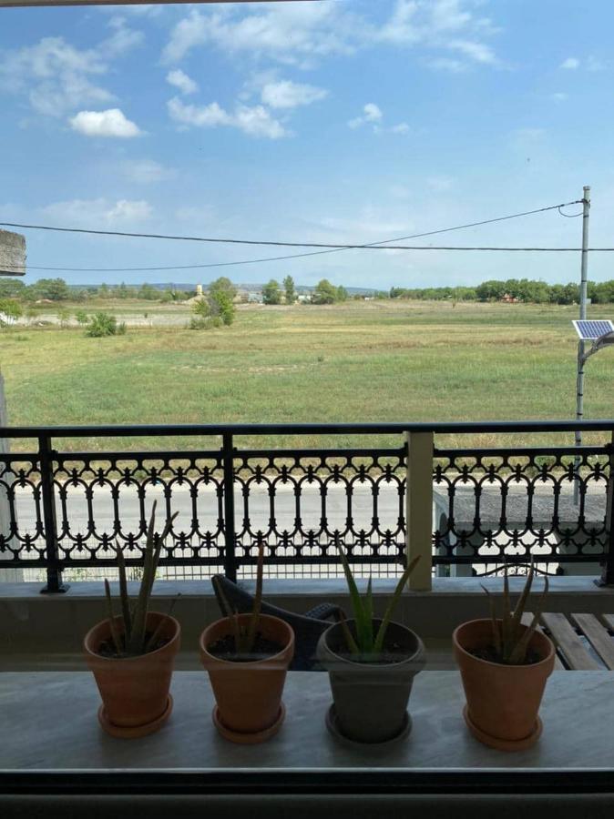 Polys Apartment And Paraskevi Studio With View Ptolemaida Bagian luar foto