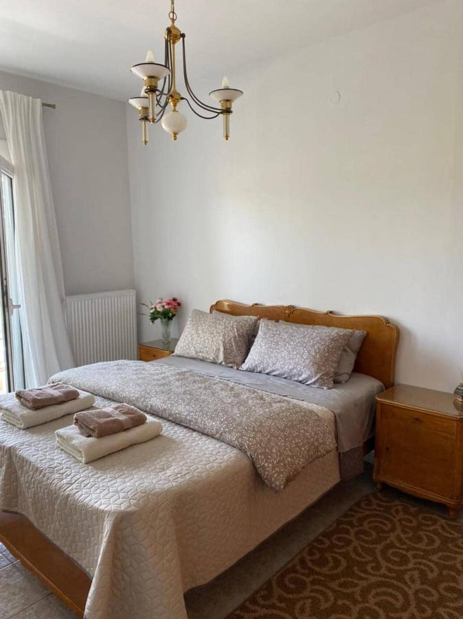 Polys Apartment And Paraskevi Studio With View Ptolemaida Bagian luar foto