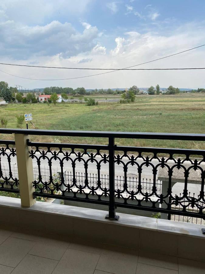 Polys Apartment And Paraskevi Studio With View Ptolemaida Bagian luar foto