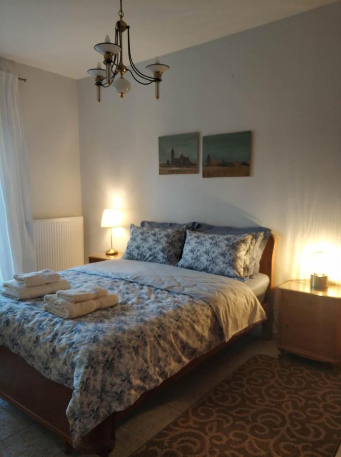 Polys Apartment And Paraskevi Studio With View Ptolemaida Bagian luar foto