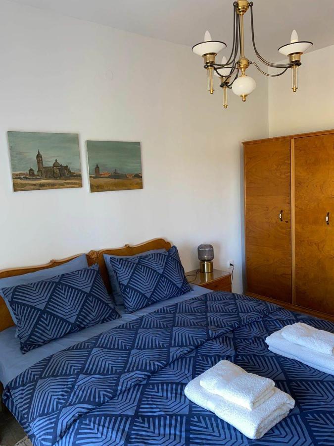 Polys Apartment And Paraskevi Studio With View Ptolemaida Bagian luar foto