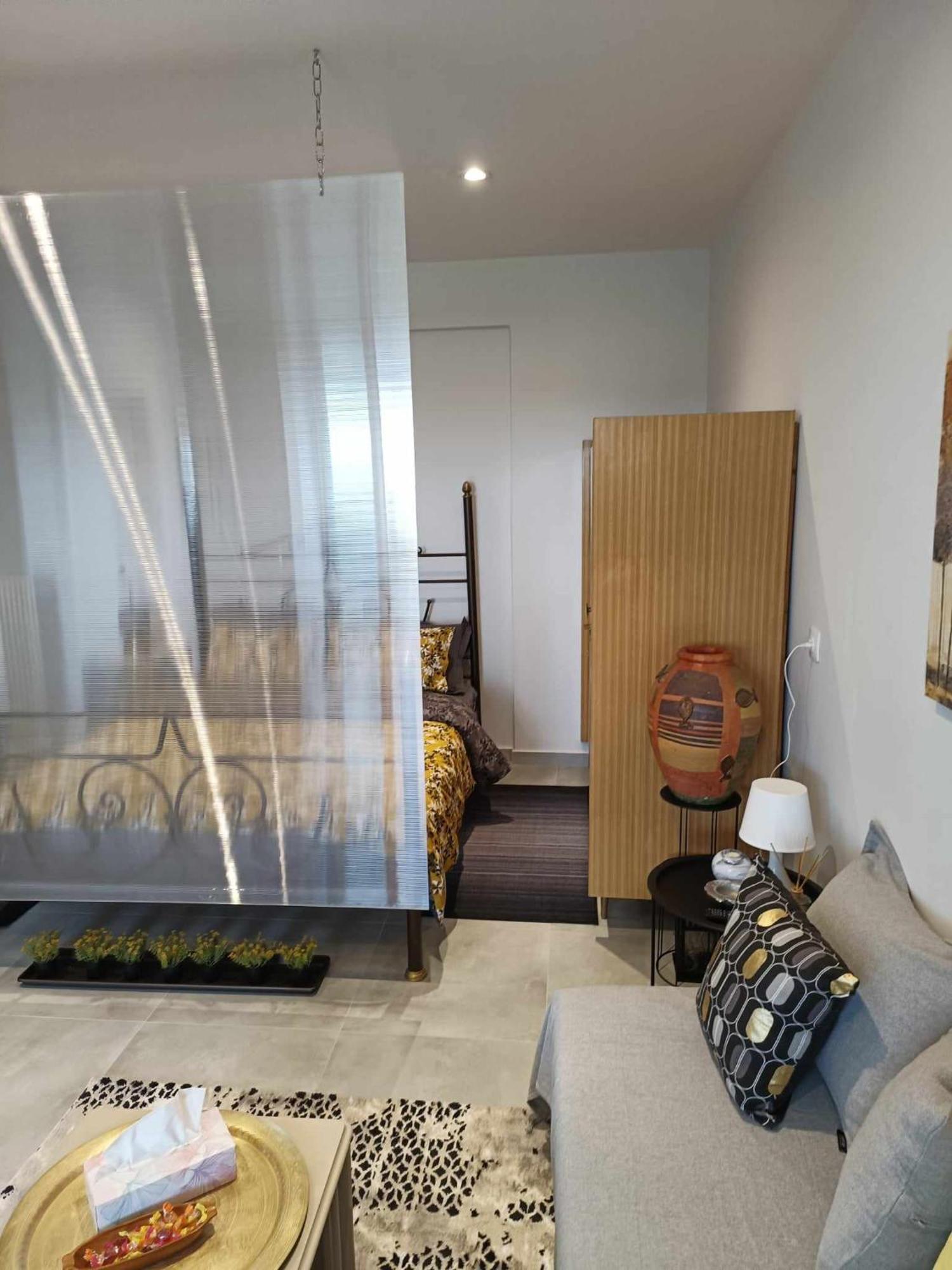 Polys Apartment And Paraskevi Studio With View Ptolemaida Bagian luar foto