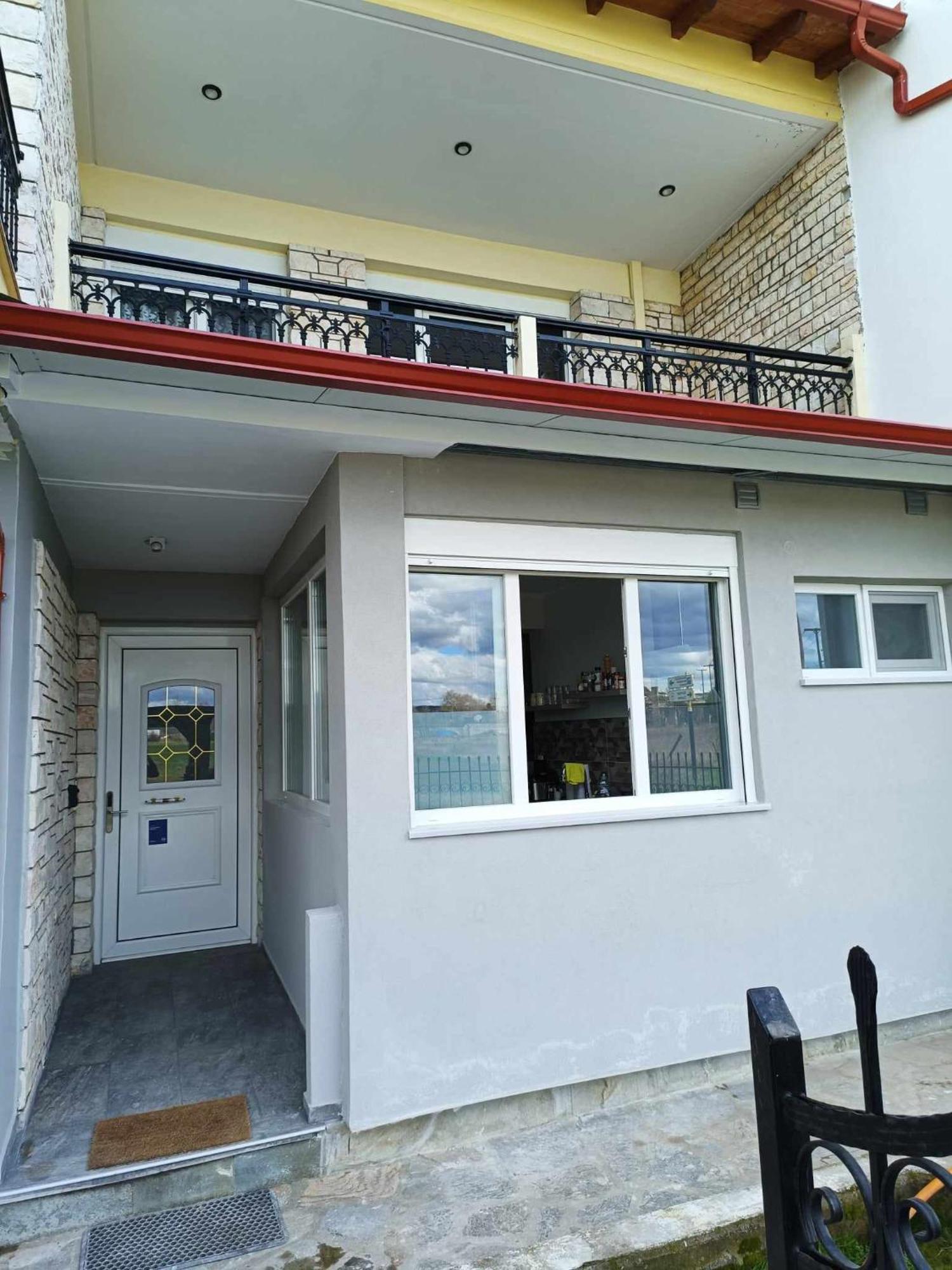 Polys Apartment And Paraskevi Studio With View Ptolemaida Bagian luar foto