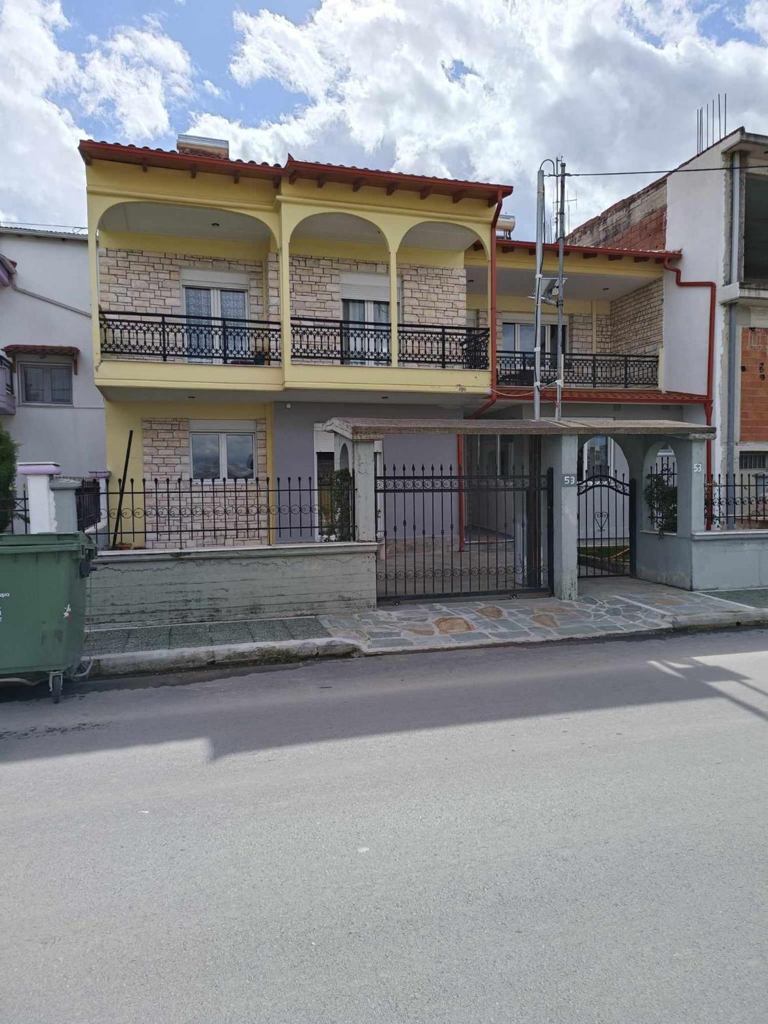 Polys Apartment And Paraskevi Studio With View Ptolemaida Bagian luar foto